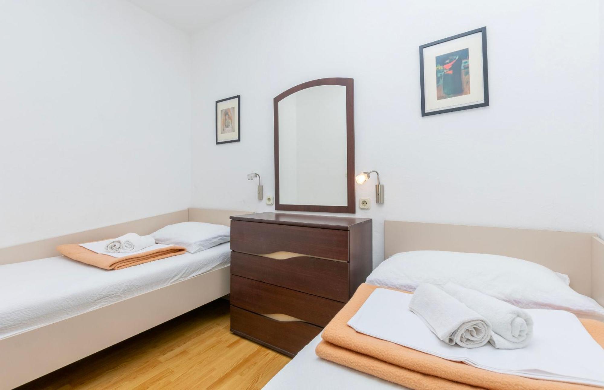 Apartments Ivo - Sea View; Писак Екстериор снимка