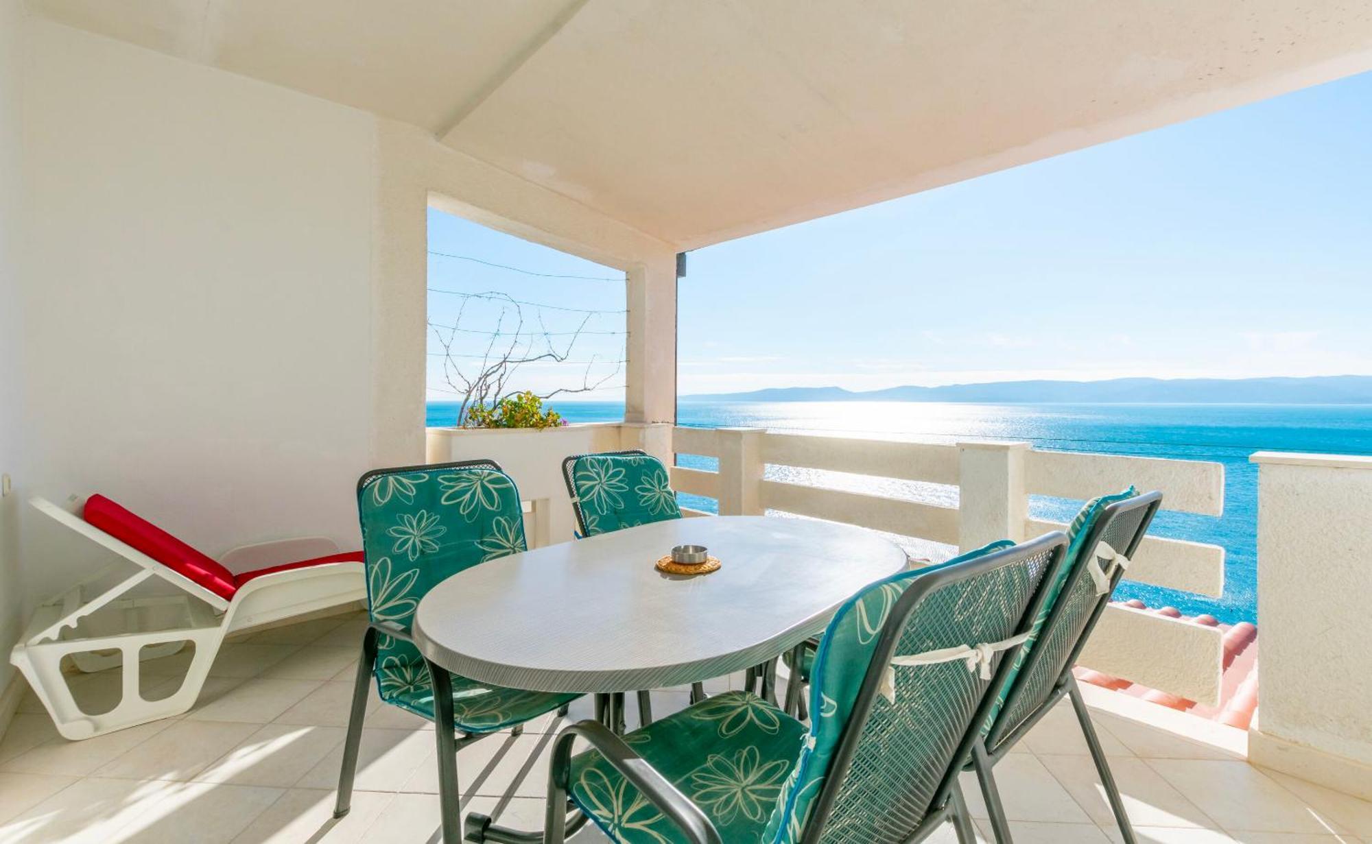 Apartments Ivo - Sea View; Писак Екстериор снимка